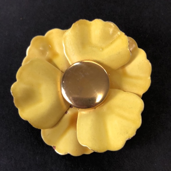 Vintage MCM Painted Metal Flower Brooch and Clip-on Earrings Lot - Picture 4 of 11